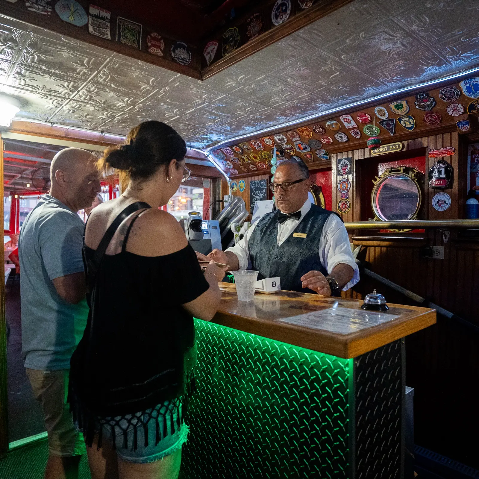 Scene from the 2025 Chicago Pizza Cruise