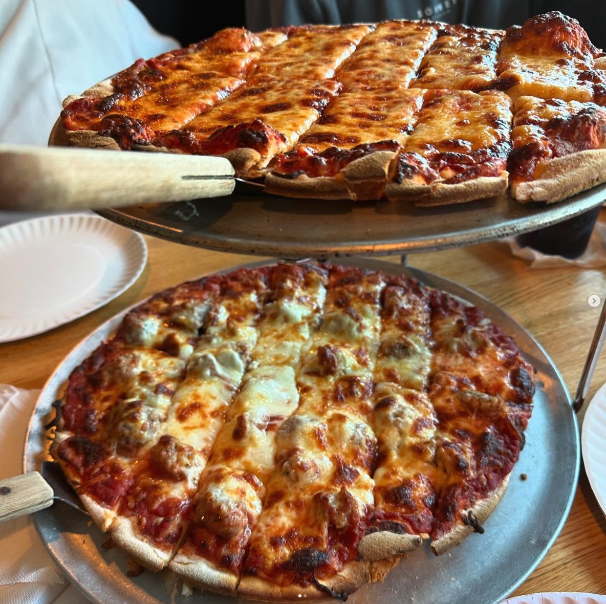 Tavern-style pizza
