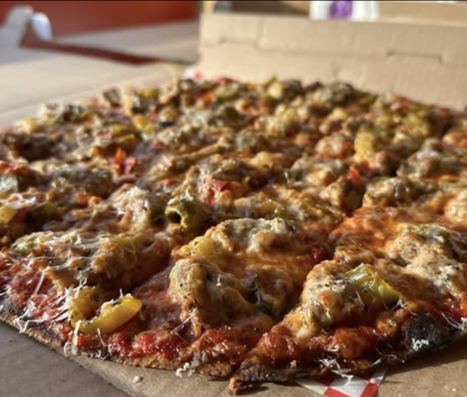 Chicago tavern-cut thin crust